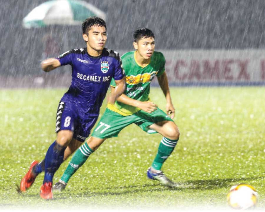 XSKT Cần Thơ (phải) sẽ trụ hạng sau khi bầu Hiển treo thưởng tiền tỷ? Ảnh: M.V