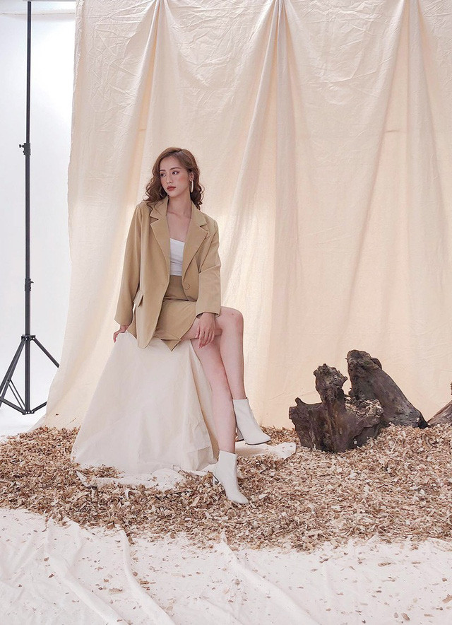 Phương Linh hiện là người mẫu tự do. Cô càng ngày càng đẹp hơn so với thời làm người mẫu quảng cáo kính. Phương Linh hiện là người mẫu tự do. Cô càng ngày càng đẹp hơn so với thời làm người mẫu quảng cáo kính.