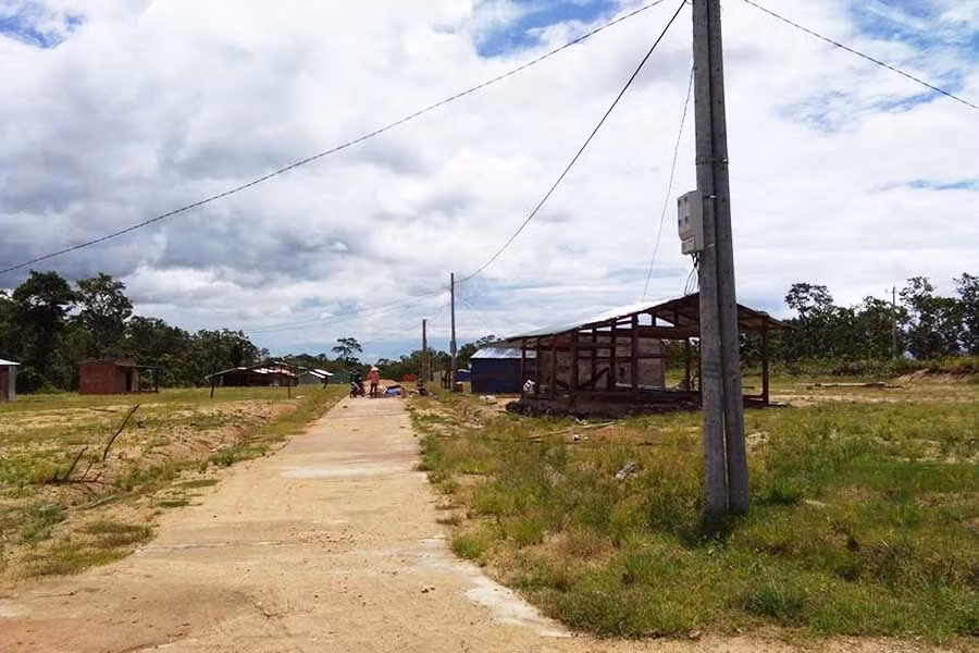 Xây dựng hệ thống điện cho dân di cư tự do xã Chư Krey, huyện Kông Chro. Ảnh:H.D