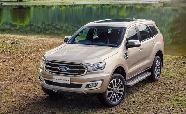 Ford Everest 2018 mới có giá bán thấp hơn phiên bản cũ khoảng 500 triệu đồng.