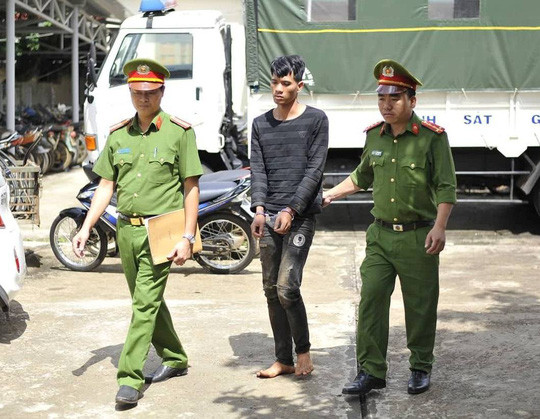 Sau hơn 10 giờ vây ráp, lực lượng công an bắt được Lê Văn Thành