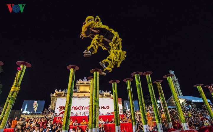  Các đội tham gia sẽ tranh tài ở bộ môn Mai Hoa Thung, một trong những bộ môn khó nhất của nghệ thuật Lân Sư Rồng và thường được sử dụng trong các kỳ thi quốc tế.