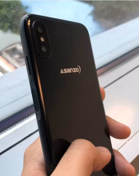 Điểm khoét trên khung viền có thể là nơi đặt vị trí cảm biến vân tay.