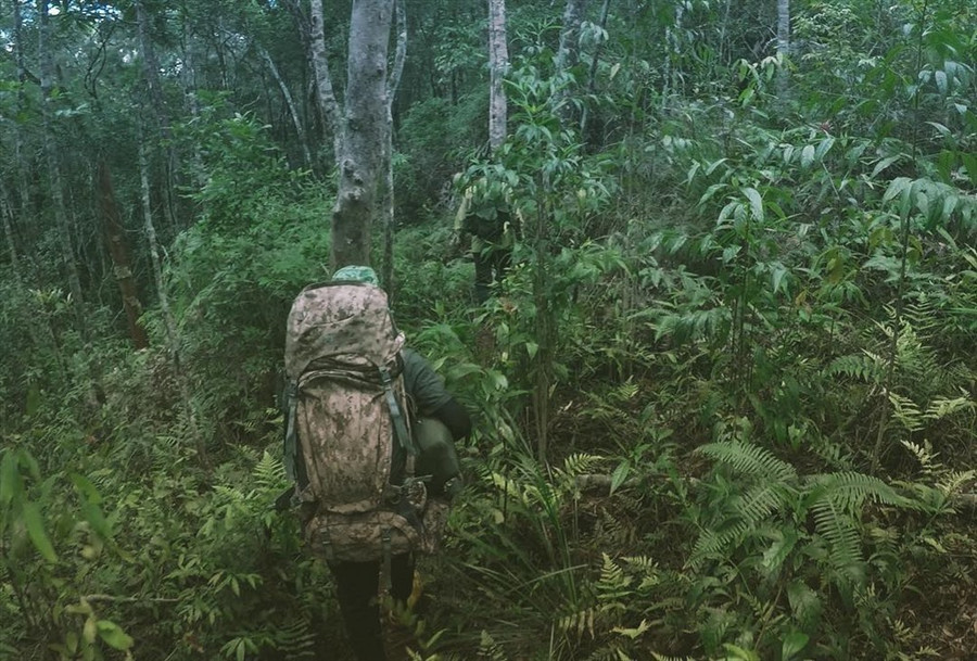 Trên hành trình đi tìm thác Hang Én. Ảnh: instagram Trên hành trình đi tìm thác Hang Én. Ảnh: instagram