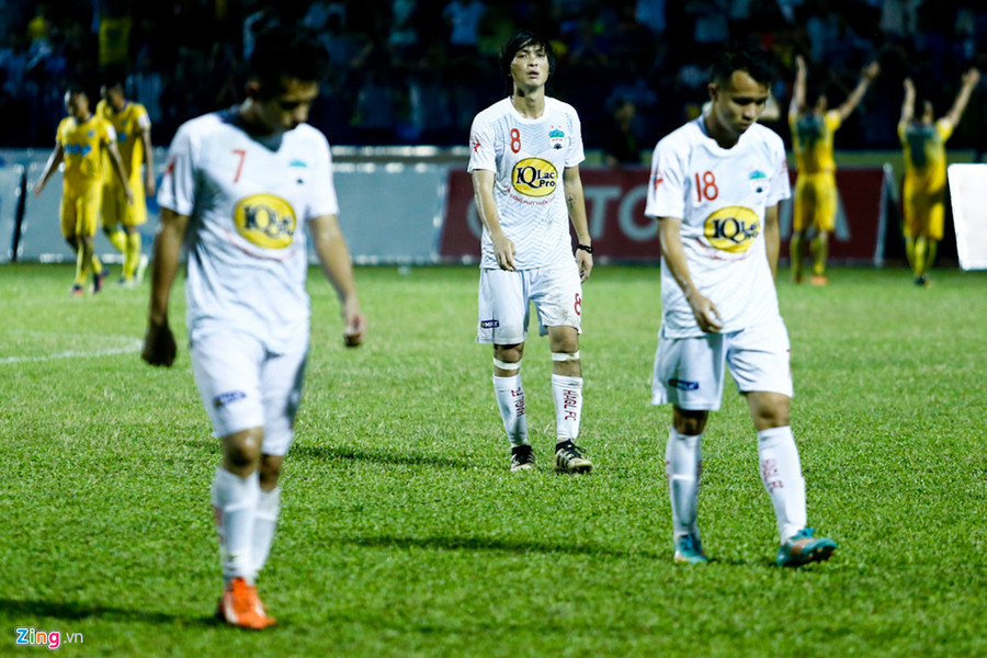 HAGL vẫn tồn tại quá nhiều vấn đề chưa được xử lý sau 4 năm đôn lứa Công Phượng lên V.League. Ảnh: Minh Chiến.