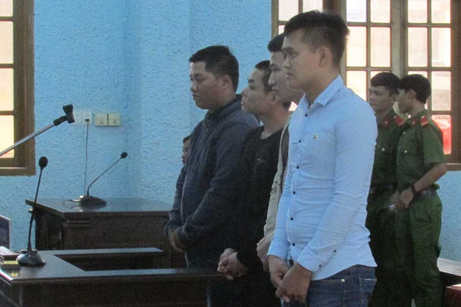 Các bị cáo tại phiên tòa xét xử sơ thẩm. Ảnh: Văn Ngọc  Các bị cáo tại phiên tòa xét xử sơ thẩm. Ảnh: Văn Ngọc