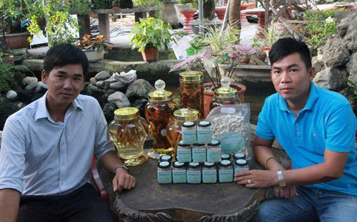 Thái Mỹ Vàng tại một cửa hàng Hòa Yên chuyên bán đặc sản xứ Nẫu Phú Yên. Ảnh: H.P