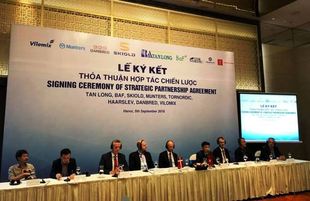 Hình ảnh tại lễ kí kết hợp tác.