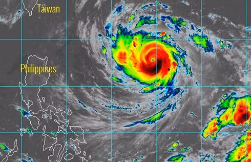  Ảnh vệ tinh chụp bão Trami.