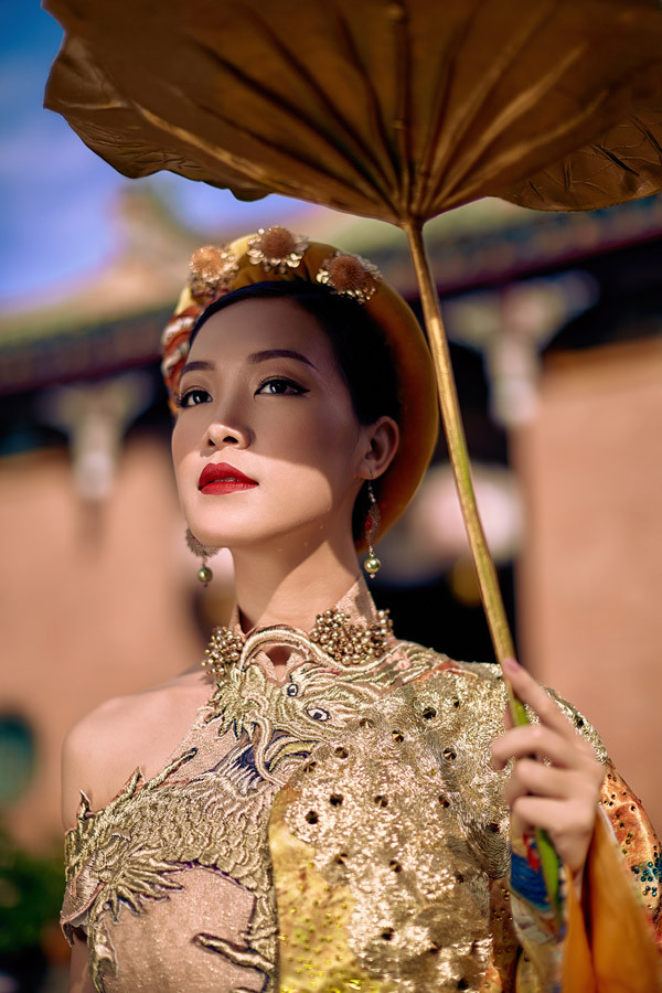 Bộ ảnh được thực hiện với sự hỗ trợ của make-up Beo và giám đốc sáng tạo An Nam. Bộ ảnh được thực hiện với sự hỗ trợ của make-up Beo và giám đốc sáng tạo An Nam.