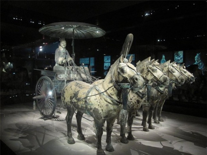 Ngựa bên trong khu lăng mộ cũng có thiết kế như thật. Ảnh:Deviant art Ngựa bên trong khu lăng mộ cũng có thiết kế như thật. Ảnh:Deviant art