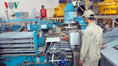 Nhiều DNNVV hoạt động khó khăn và để lỡ nhiều hợp đồng lớn khi gặp khó trong việc tiếp cận nguồn vốn vay. Nhiều DNNVV hoạt động khó khăn và để lỡ nhiều hợp đồng lớn khi gặp khó trong việc tiếp cận nguồn vốn vay.