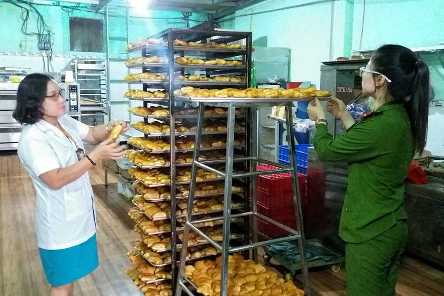 Tăng cường kiểm tra, đảm bảo ATTP. Ảnh: Như Nguyện Tăng cường kiểm tra, đảm bảo ATTP. Ảnh: Như Nguyện