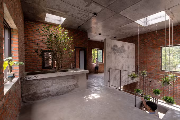  Công trình được nhóm thiết kế đặt tên là Tổ khuyến nông (AgriNesture = Agriculture + Nesture), với mong muốn gắn kết con người với thiên nhiên bằng hệ thống cây xanh trong nhà.