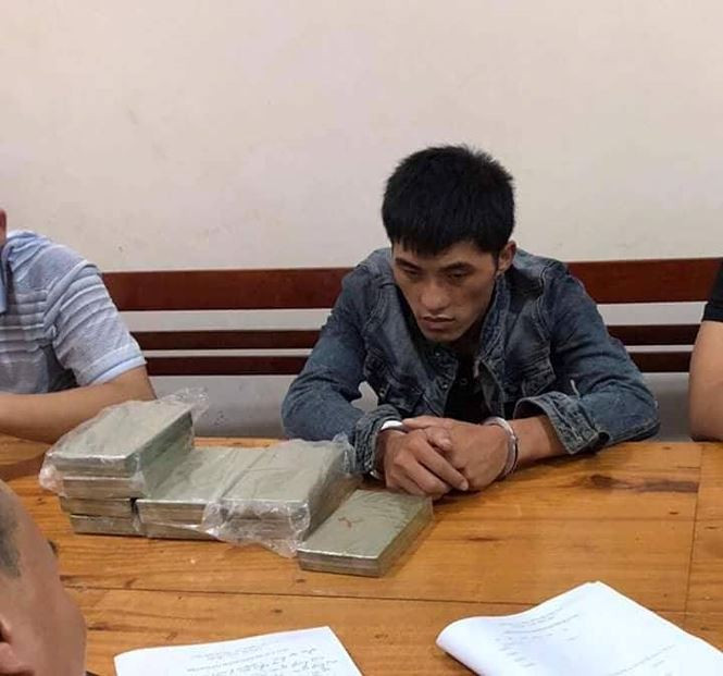 Đối tượng và tang vật tại CQĐT. Đối tượng và tang vật tại CQĐT.