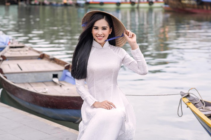 Cô sẽ đại diện Việt Nam thi Miss World vào tháng 12 tại Trung Quốc.