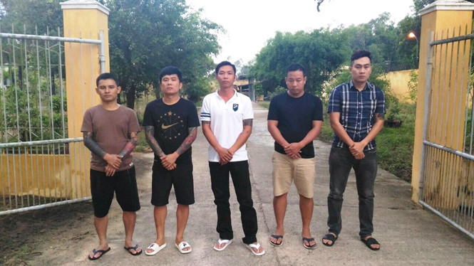 5 trong số 19 đối tượng tham gia đường dây đánh bạc qua mạng bị Công an tỉnh Quảng Nam bắt giữ Ảnh: Công an Quảng Nam cung cấp