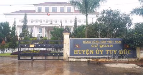 Bí thư Huyện ủy Tuy Đức xác nhận có con rơi và không khai báo trong hồ sơ lý lịch. Ảnh: VNN