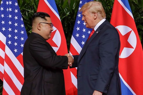 Ông Kim Jong-un và Tổng thống Mỹ Donald Trump gặp nhau hồi tháng 6/2018. Ảnh: ABC.