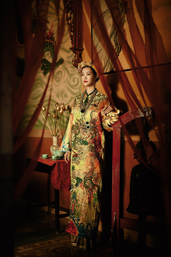 Thùy Dung nhận lời làm người mẫu cho bộ sưu tập 'Hành trình về phương Đông' của hai nhà thiết kế Thế Huy và Hải Long. Nhan sắc tự nhiên cùng vẻ đài các, sang trọng của Hoa hậu Việt Nam 2008 được hai nhà thiết kế đánh giá là phù hợp với tinh thần của bộ sưu tập lấy cảm hứng từ hình ảnh các hoàng hậu của những vương triều ngày xưa. Thùy Dung nhận lời làm người mẫu cho bộ sưu tập 'Hành trình về phương Đông' của hai nhà thiết kế Thế Huy và Hải Long. Nhan sắc tự nhiên cùng vẻ đài các, sang trọng của Hoa hậu Việt Nam 2008 được hai nhà thiết kế đánh giá là phù hợp với tinh thần của bộ sưu tập lấy cảm hứng từ hình ảnh các hoàng hậu của những vương triều ngày xưa.