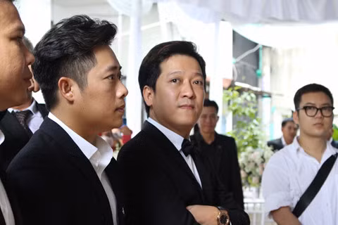  Trường Giang diện vest sang trọng trong lễ rước dâu