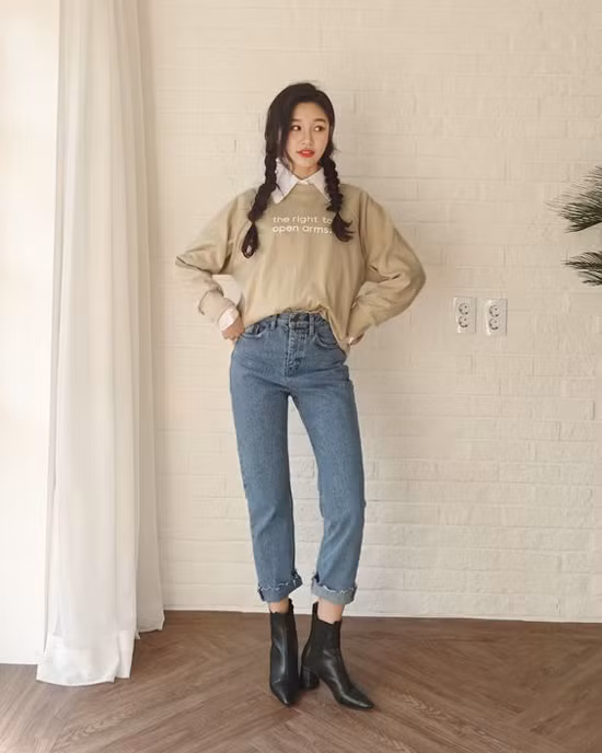 Da bê, da dê là nguyên liệu được dùng để tạo nên các kiểu bốt ôm sát đôi chân, tạo cảm giác thon gọn thay vì vẻ 'hầm hố' như bốt quân đội.