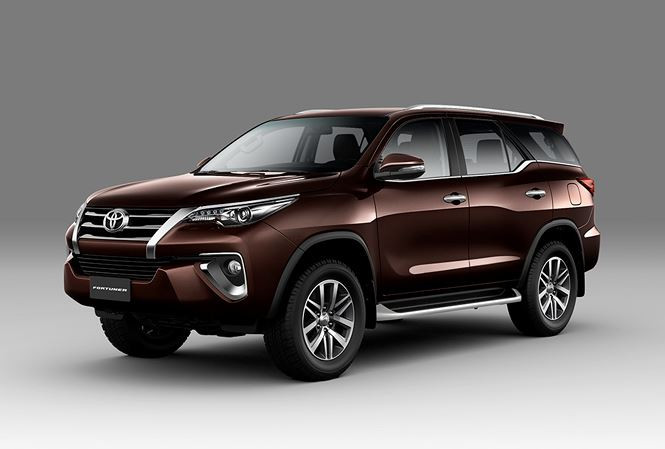 Toyota Fortuner trở lại top 10 xe bán chạy nhất sau nhiều tháng 