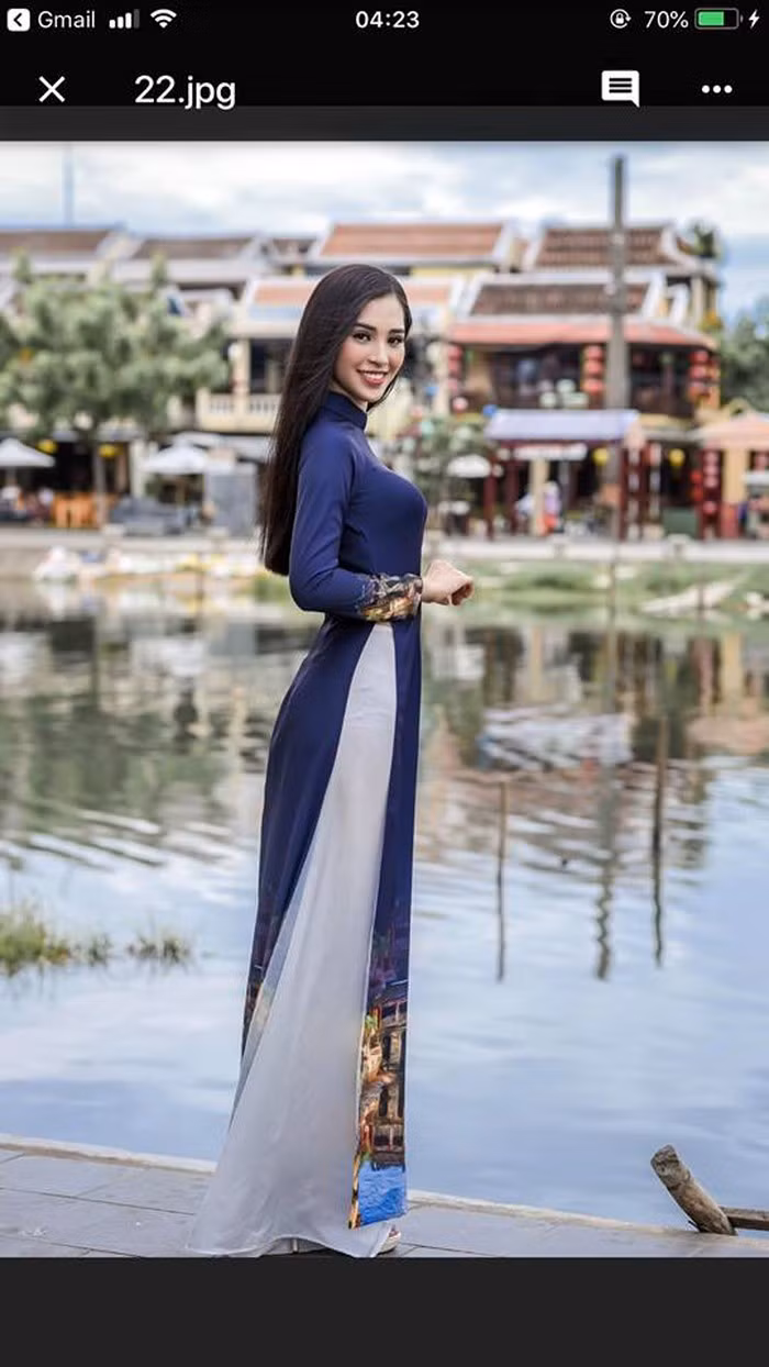 Hàng xóm của gia đình Trần Tiểu Vy cũng đánh giá tân hoa hậu là 1 cô bé ngoan hiền, hiếu thảo với cha mẹ.