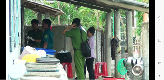 Công an khám nghiệm hiện trường vụ án