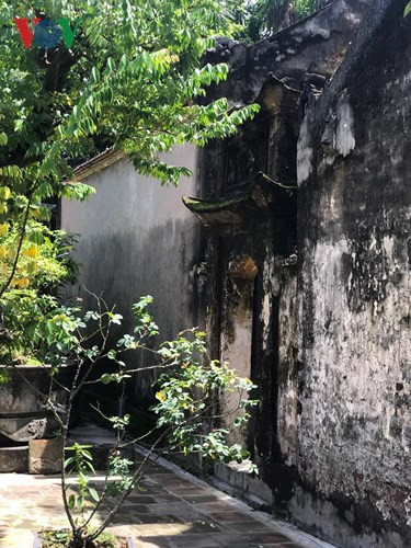 Đại đức Thích Đồng Huệ, trụ trì của chùa Nôm cho biết, sắp tới sẽ tiến hành trùng tu ngôi chùa, đặt yêu cầu giữ nguyên nét cổ kính lên hàng đầu.