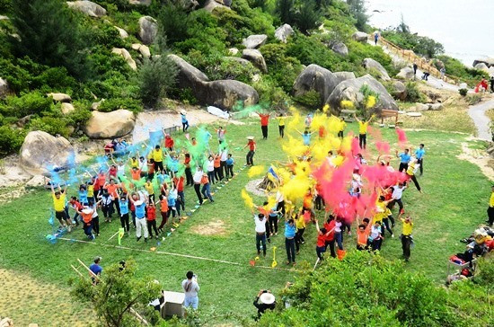 Trung Lương là nơi các đoàn du lịch đến tham quan vui chơi. Ảnh: TL