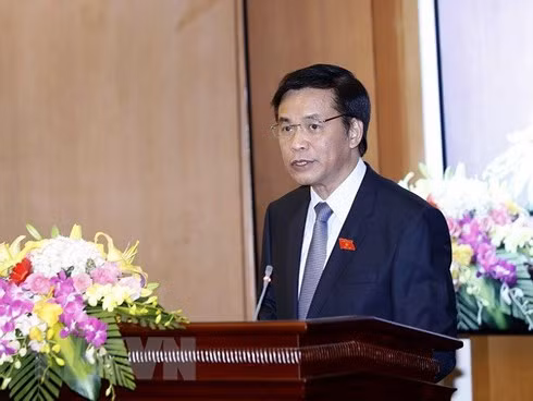 Chủ nhiệm văn phòng Quốc hội Nguyễn Hạnh Phúc phát biểu tại phiên họp. Ảnh: TTXVN