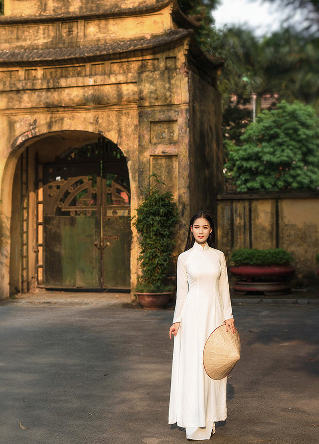 Kiều Phương Anh (SN 1999), quê tại Hải Phòng. Phương Anh hiện đang học tập để trở thành một tiếp viên hàng không chuyên nghiệp. Kiều Phương Anh (SN 1999), quê tại Hải Phòng. Phương Anh hiện đang học tập để trở thành một tiếp viên hàng không chuyên nghiệp.