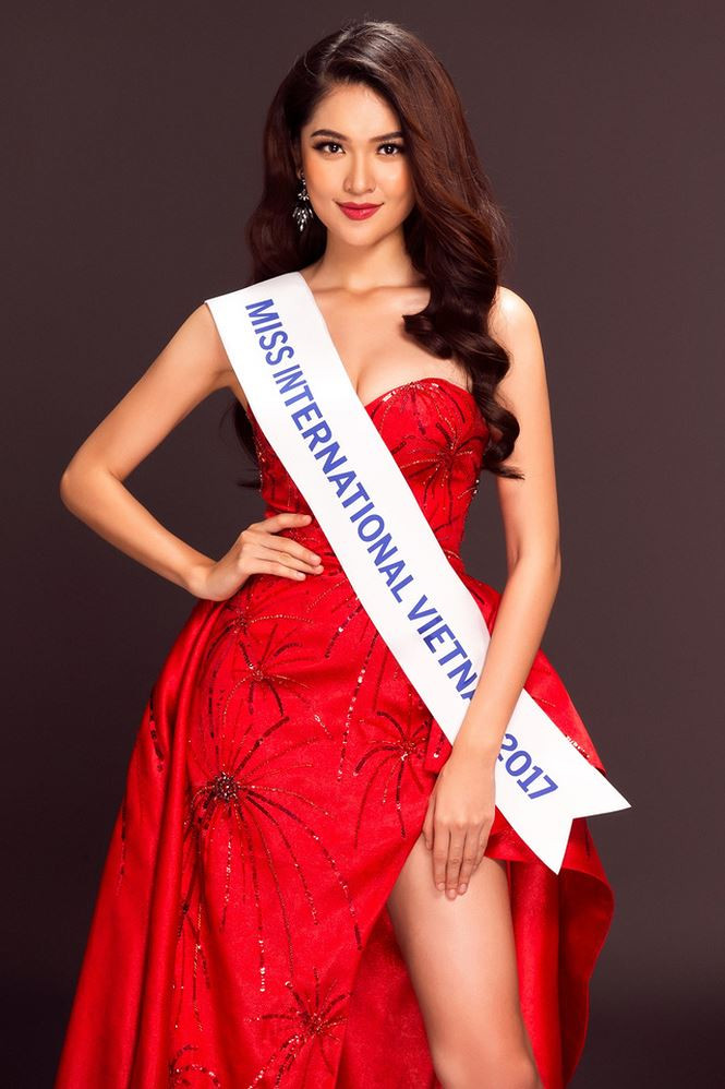 Á hậu Thuỳ Dung đại diện Việt Nam dự thi Miss International 2017.