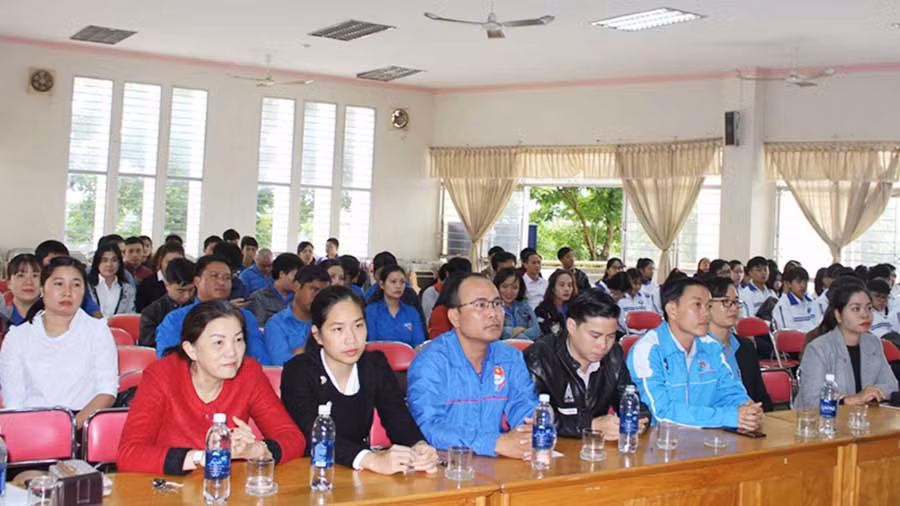 Các báo cáo viên tham gia lớp tập huấn, bồi dưỡng kỹ năng, nghiệp vụ. Ảnh: Thủy Bình