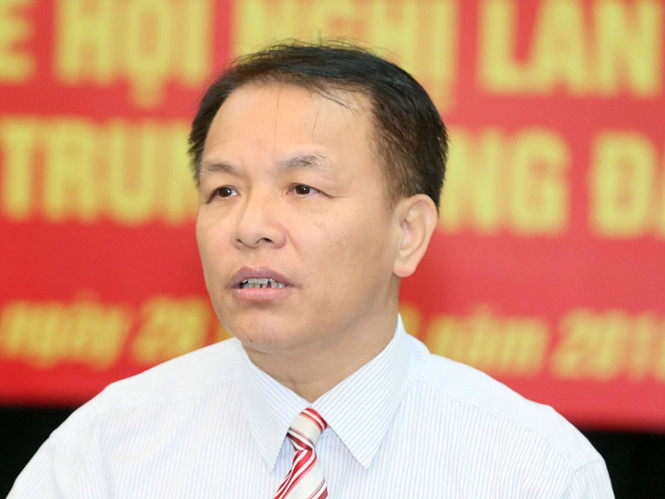  Ông Lê Quang Vĩnh, Phó chánh văn phòng T.Ư Đảng, trao đổi tại họp báo sáng 28/9