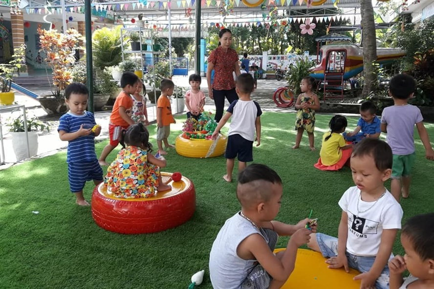 Thông tư 06 quy định rõ định mức số lượng người làm việc trong các cơ sở giáo dục mầm non công lập. Tuy nhiên, nhiều tỉnh Tây Nguyên chưa triển khai bởi còn nhiều bất cập. Ảnh: P.V