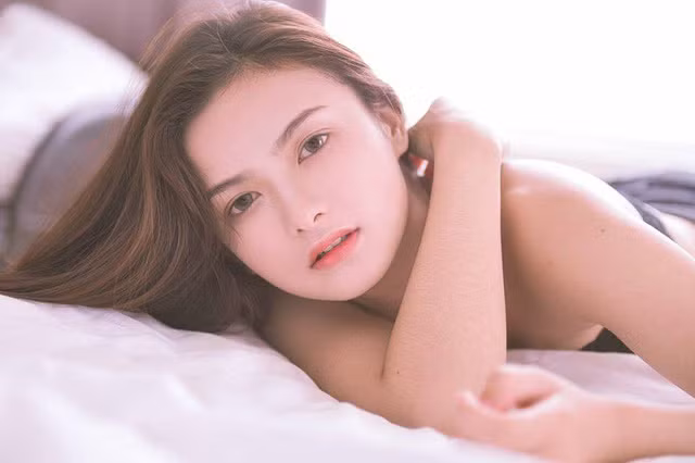 Bén duyên với công việc làm mẫu ảnh từ năm 2016, Thảo đã có 2 năm kinh nghiệm trong nghề. Đối với Thảo nghề nào cũng vất vả và nghề mẫu ảnh cũng không ngoại lệ. Tuy nhiên, thay vì chán nản 9x luôn coi đó là những bài học kinh nghiệm cho bản thân.