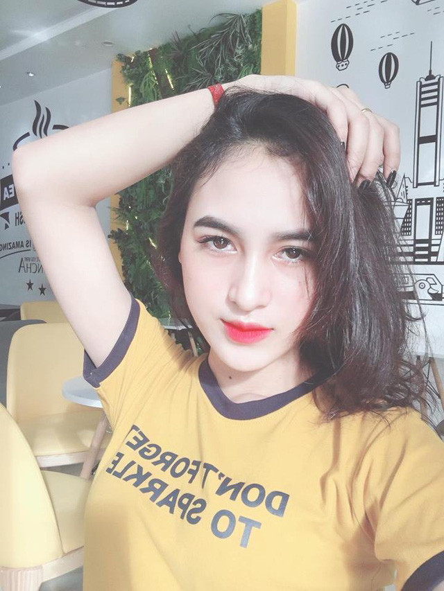Thiếu nữ 19 tuổi đặc biệt thích chụp hình, nhảy múa, ca hát,.. Ước mơ của Duyên là trở thành một người mẫu chuyên nghiệp, nếu có thể Duyên cũng muốn được thử sức với vai trò diễn viên điện ảnh.  Thiếu nữ 19 tuổi đặc biệt thích chụp hình, nhảy múa, ca hát,.. Ước mơ của Duyên là trở thành một người mẫu chuyên nghiệp, nếu có thể Duyên cũng muốn được thử sức với vai trò diễn viên điện ảnh.