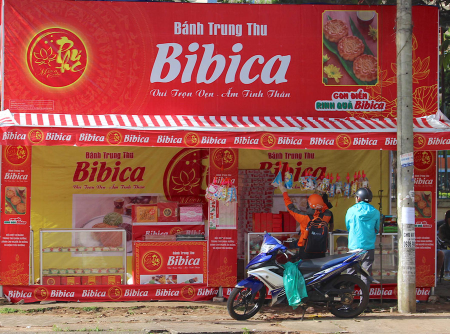 Nhiều quầy bánh dự kiến sẽ không còn bánh bán trong ngày Trung thu. Ảnh: Hồng Thi