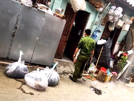 Hiện trường vụ án phát hiện thi thể nạn nhân còn trơ bộ xương khô