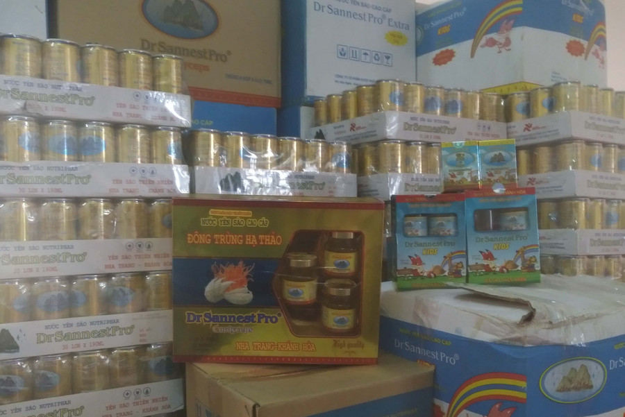 Hàng hóa được cơ quan chức năng phát hiện và lập biên bản vi phạm. Ảnh: Chí Hào