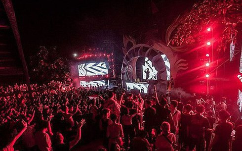  Hơn 5.000 người tham gia lễ hội.