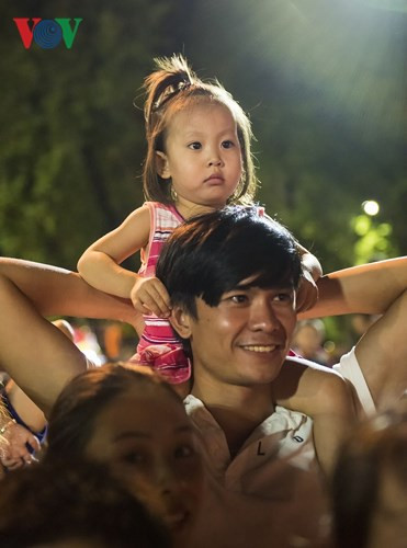 Trẻ em là một phần không thể thiếu của Tết Trung thu.