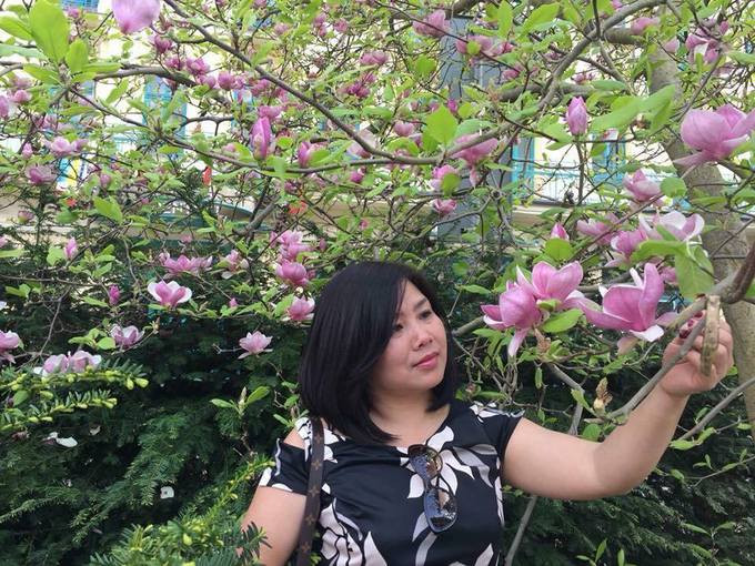 Chị Vũ Thanh Huyền đang có cuộc sống ấm cúng ở thành phố Plzen (Cộng hòa Czech). Ngoài nhà chính - nơi gia đình chị sinh sống, bán hàng thực phẩm và cho thuê mặt bằng - gia đình chị còn có một mảnh vườn 500 m2 cách nhà không xa. Chị Vũ Thanh Huyền đang có cuộc sống ấm cúng ở thành phố Plzen (Cộng hòa Czech). Ngoài nhà chính - nơi gia đình chị sinh sống, bán hàng thực phẩm và cho thuê mặt bằng - gia đình chị còn có một mảnh vườn 500 m2 cách nhà không xa.