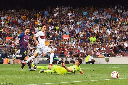  Barca vùi dập tân binh Huesca không thương tiếc. (Ảnh: Getty)