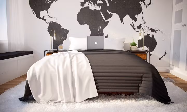  Tấm bản đồ đầu giường tạo nên phong cách riêng của phòng.