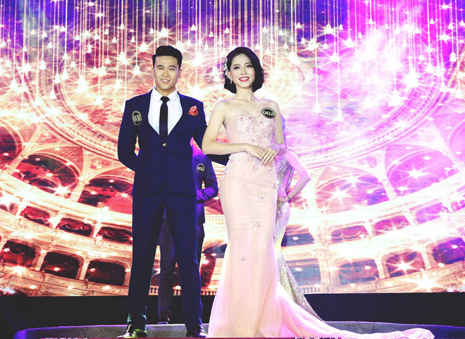 Phương Nga từng giành giải nhất Sinh viên thanh lịch ĐH Kinh tế quốc dân 2017 và giải nhất Gương mặt trang bìa báo Sinh viên Việt Nam 2017. Ảnh: NVCC.