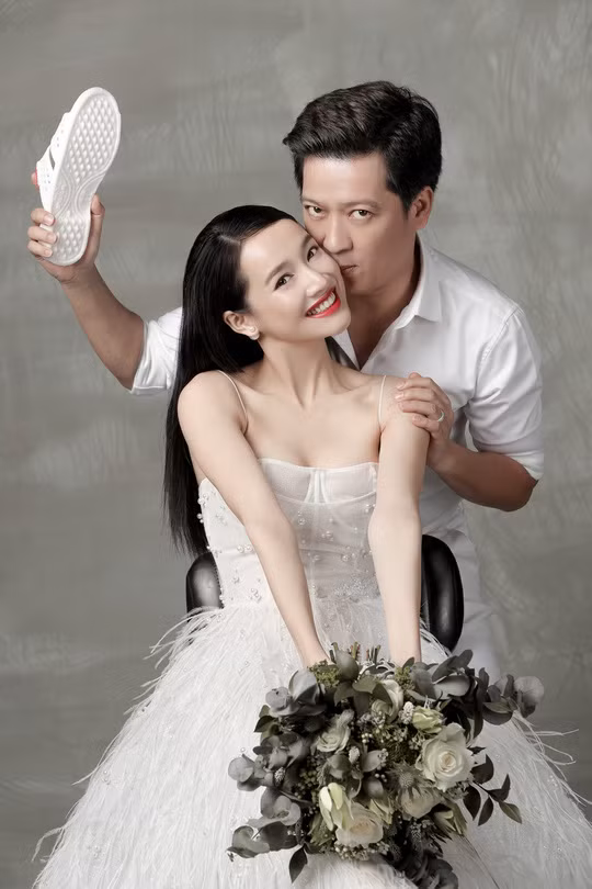 Trường Giang hài hước trong cả ảnh cưới