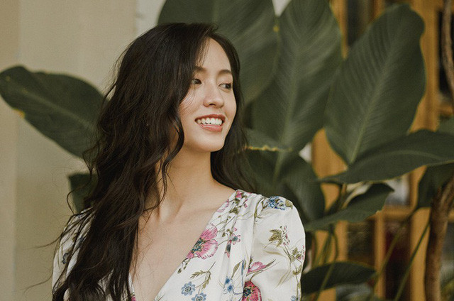 Nhờ dân mạng chung tay giúp đỡ, chàng trai này đã biết được danh tính của Phương Linh. Cô cho biết rằng, những hình ảnh chàng trai lưu giữ là ảnh cô làm mẫu cho một cửa hàng bán kính cận, cũng đã khá lâu rồi nên không nhớ rõ. Nhờ dân mạng chung tay giúp đỡ, chàng trai này đã biết được danh tính của Phương Linh. Cô cho biết rằng, những hình ảnh chàng trai lưu giữ là ảnh cô làm mẫu cho một cửa hàng bán kính cận, cũng đã khá lâu rồi nên không nhớ rõ.